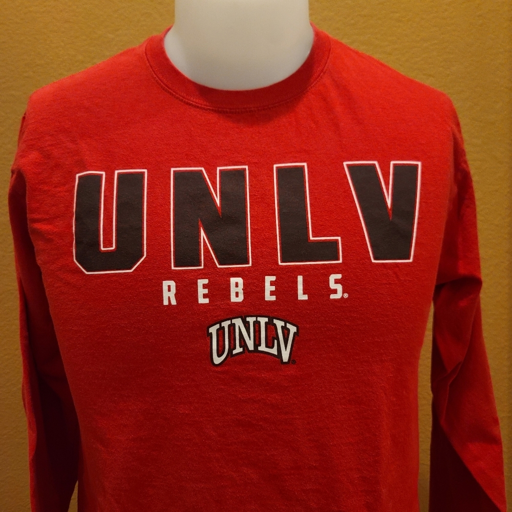 Champion UNLV Rebels Red Long Sleeve Shirt Medium